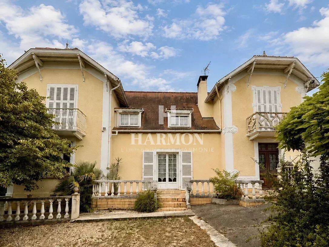 Maison 10 pièces 261 m² · à Casteide-Candau · 261 m² · 230 000 €