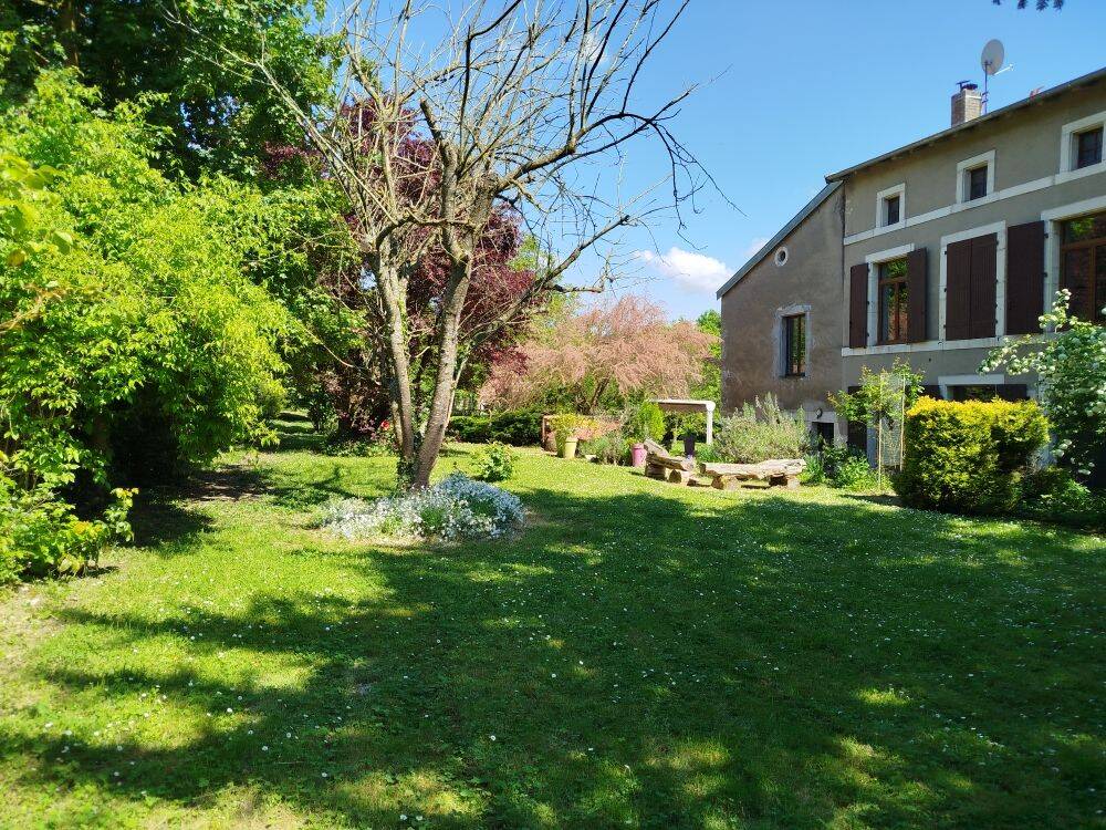 Maison 7 pièces 275 m² · à Foug · 275 m² · 297 000 €