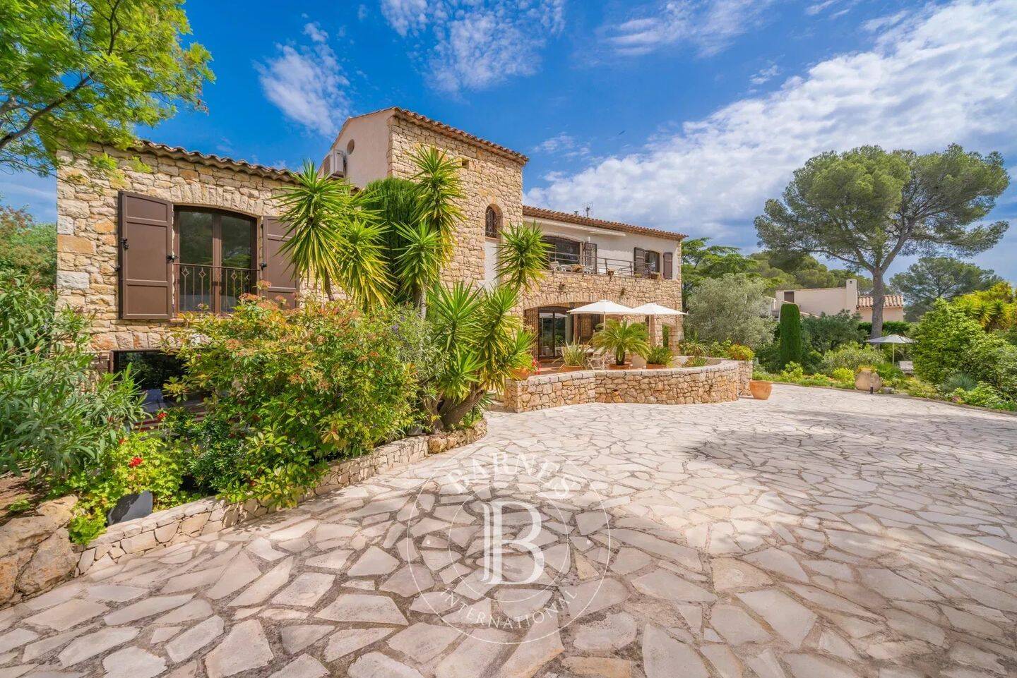 Maison 6 pièces 205 m² · à Saint-Raphaël · 205 m² · 1 595 000 €
