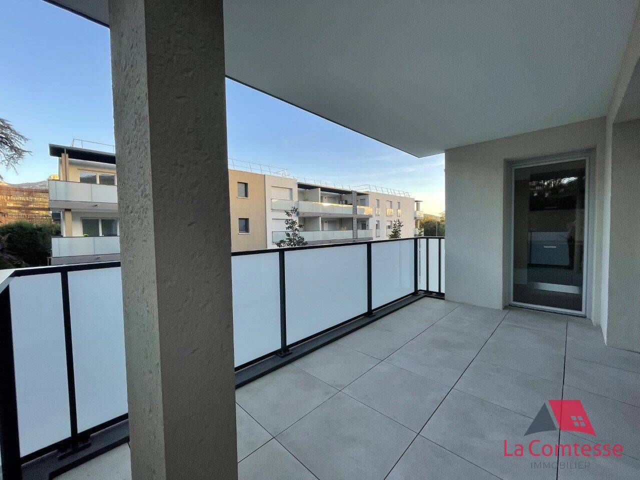 Appartement 3 pièces 65 m² · à Roquevaire · 65,2 m² · 925 €