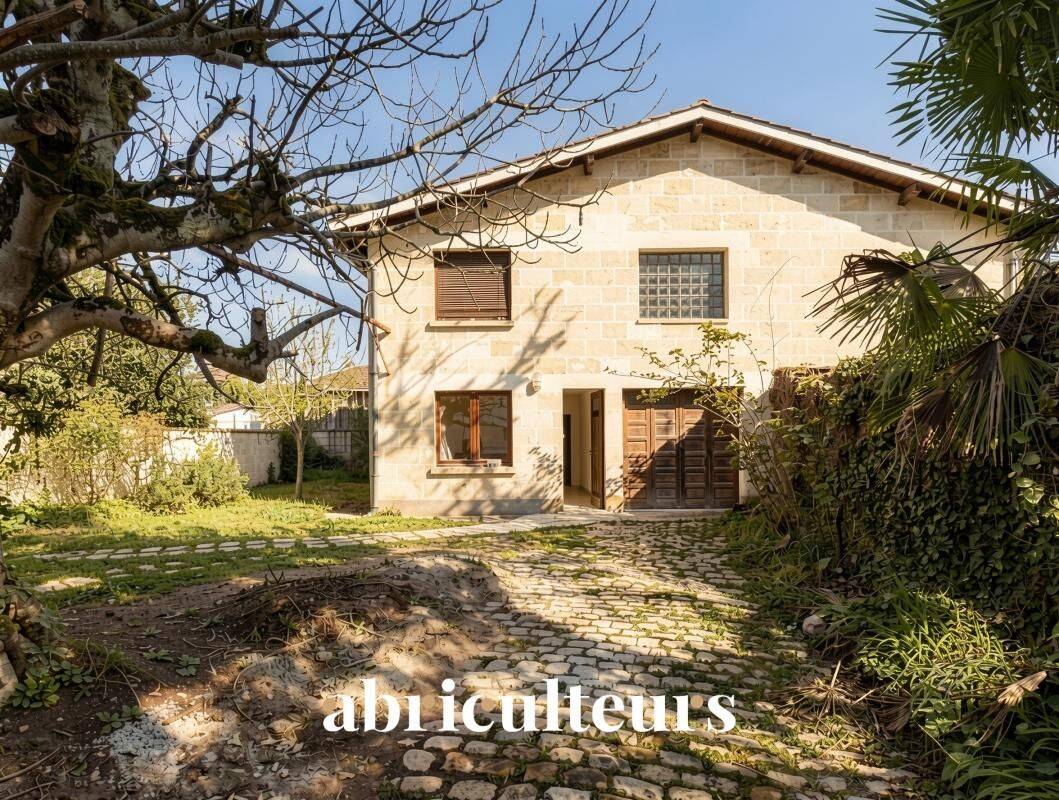 Maison 8 pièces 250 m² · à Bordeaux · 250,3 m² · 990 000 €