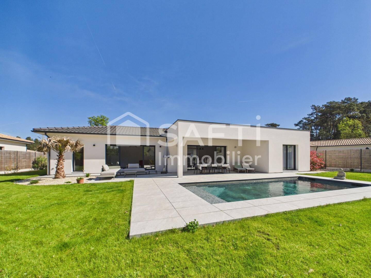 Maison 6 pièces 195 m² · à Saint-Aubin-de-Médoc · 195 m² · 954 000 €