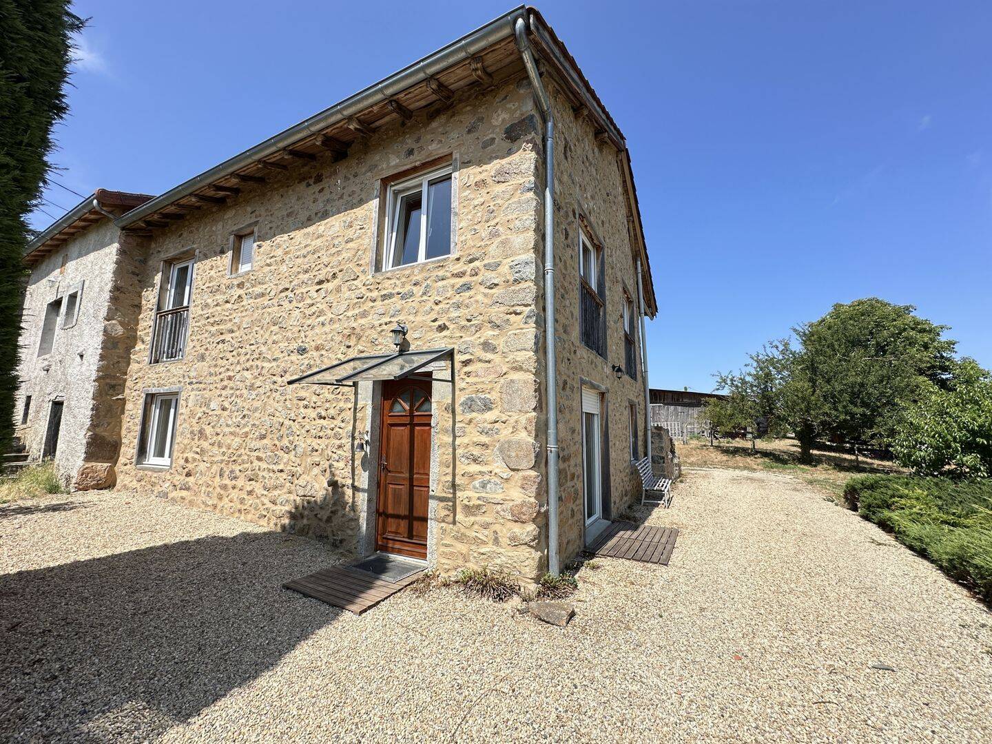 Maison 5 pièces 106 m² · à Saint-Pierre-le-Vieux · 105,8 m² · 675 €/mois