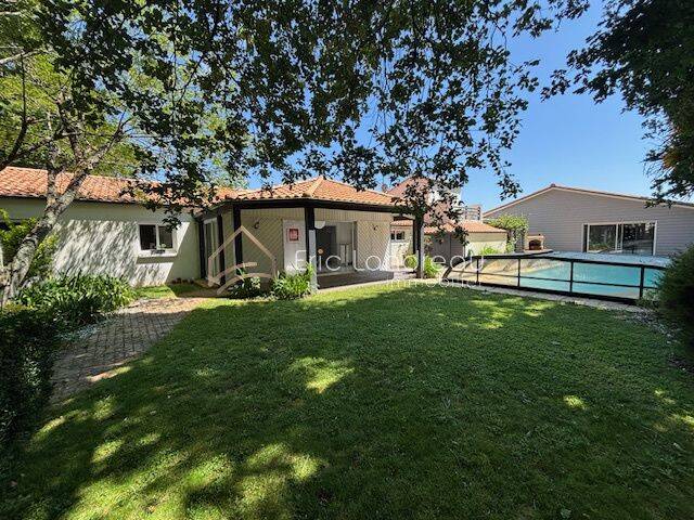 Maison 11 pièces 230 m² · à Talmont-Saint-Hilaire · 230 m² · 783 750 €
