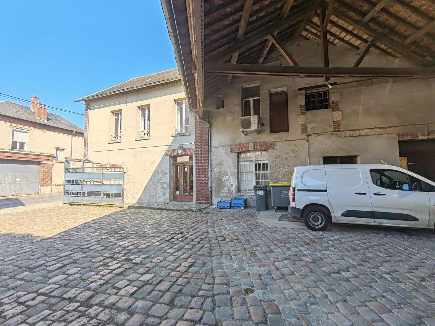 Maison 11 pièces 240 m² · à Villers-Cotterêts · 240 m² · 349 000 €