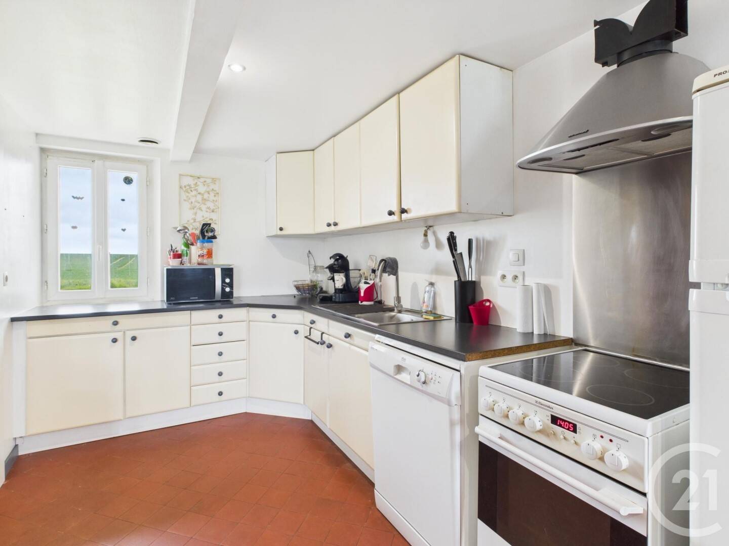 Maison 4 pièces 144 m² · à Fontaine-la-Guyon · 143,9 m² · 207 000 €