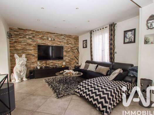 Maison à vendre 246 500 € 5 pièces 4 chambres 126 m² 334 m² de terrain Sarry 51520