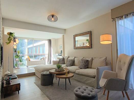 Appartement à louer 1 390 € 3 pièces 2 chambres 82 m² RDC/3 Parc Montaigne-Église Fontenay-le-Fleury 78330