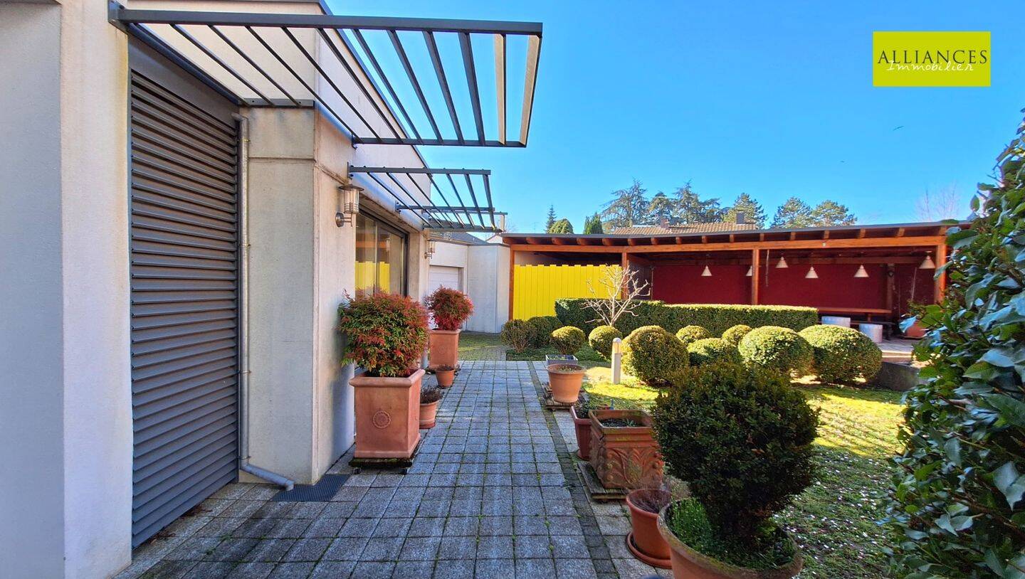 Maison 7 pièces 226 m² · à Mulhouse · 226 m² · 548 000 €