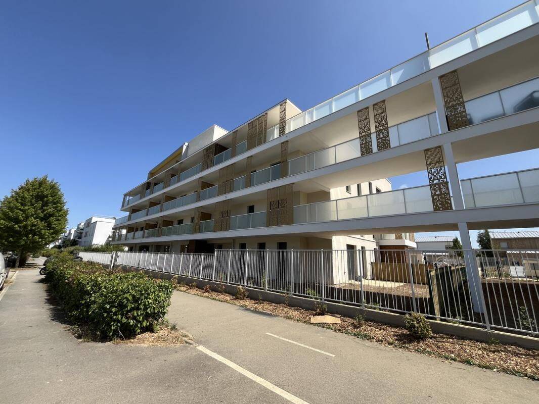 Appartement 3 pièces 65 m² · à Élancourt · 65 m² · 1 208 €