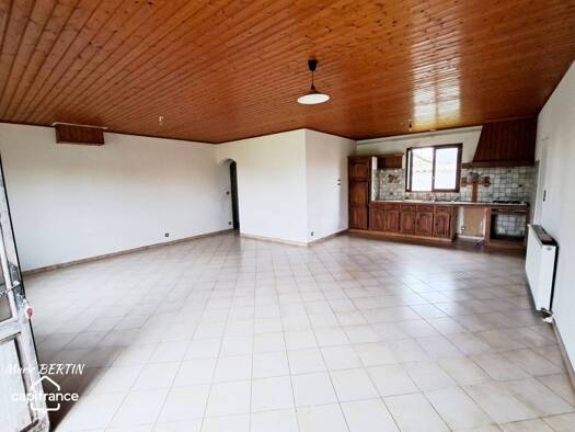 Maison de plain-pied à vendre 102 000 € 5 pièces 3 chambres 126 m² 2 101 m² de terrain Asnières-en-Poitou 79170