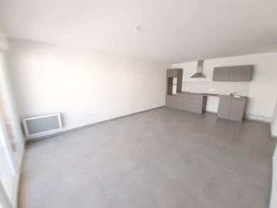 Appartement à louer 791 € 3 pièces 2 chambres 63 m² 3ème étage Beausoleil Nimes 30000