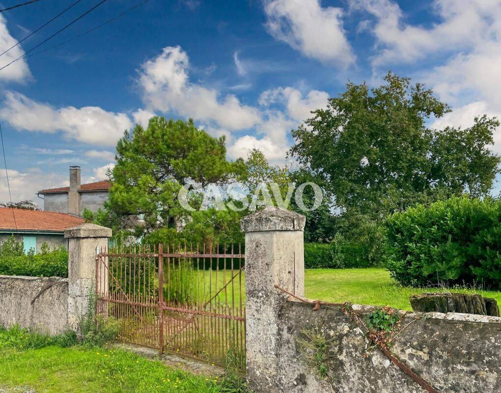 Maison 7 pièces 220 m² · à Jau-Dignac-Et-Loirac · 220 m² · 240 000 €