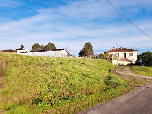 Maison à vendre 212 000 € 5 pièces 3 chambres 81 m² 10 670 m² de terrain Gaudiès 09700