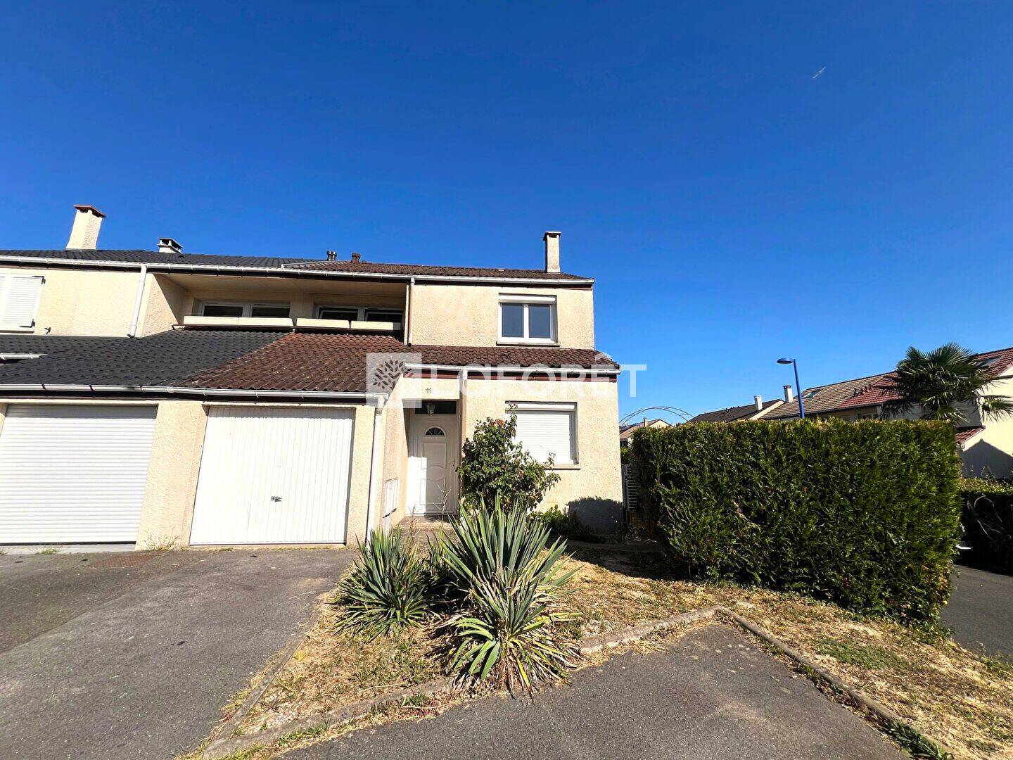 Maison 5 pièces 98 m² · à Menucourt · 97,8 m² · 1 300 €