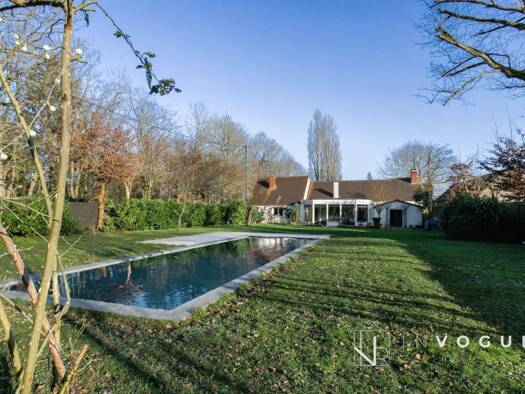 Maison à vendre 1 095 000 € 8 pièces 4 chambres 317 m² 2 518 m² de terrain Montfort-l'Amaury 78490