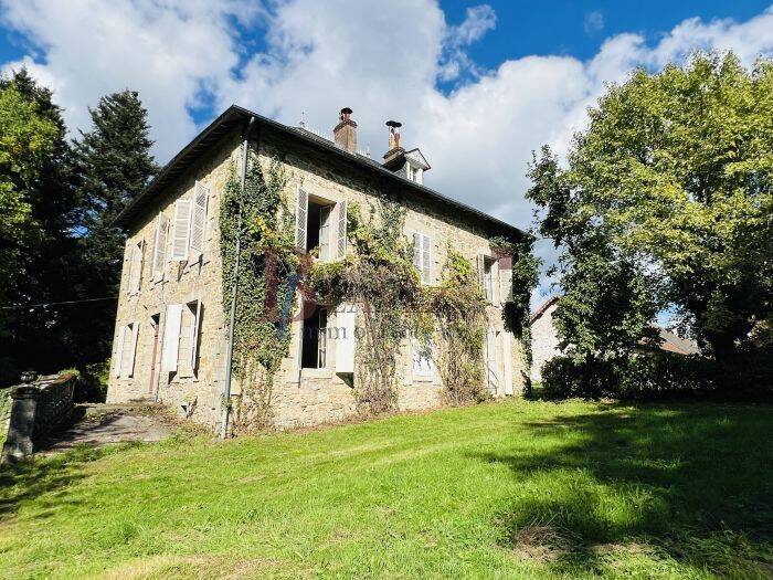 Maison 9 pièces 300 m² · à Saint-Clément · 300 m² · 315 000 €