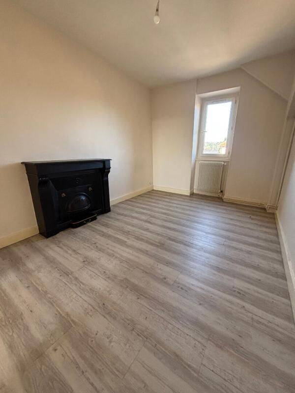 Appartement 3 pièces 56 m² · à Le Creusot · 56 m² · 450 €