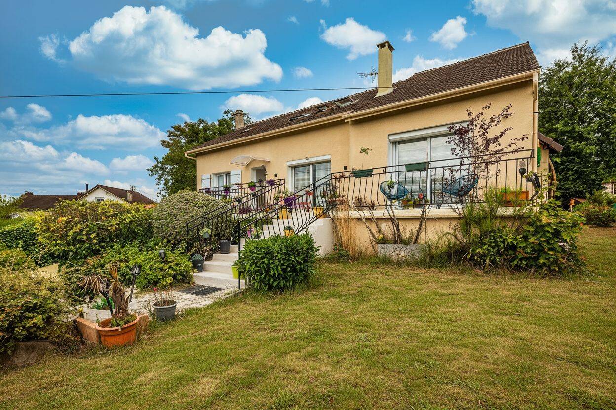 Maison 7 pièces 197 m² · à Mériel · 197 m² · 469 000 €