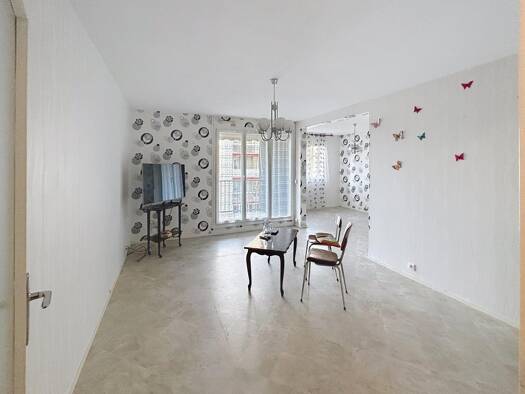 Appartement à vendre 106 000 € 5 pièces 3 chambres 92 m² Étage 3/5 La Brierette Digoin 71160