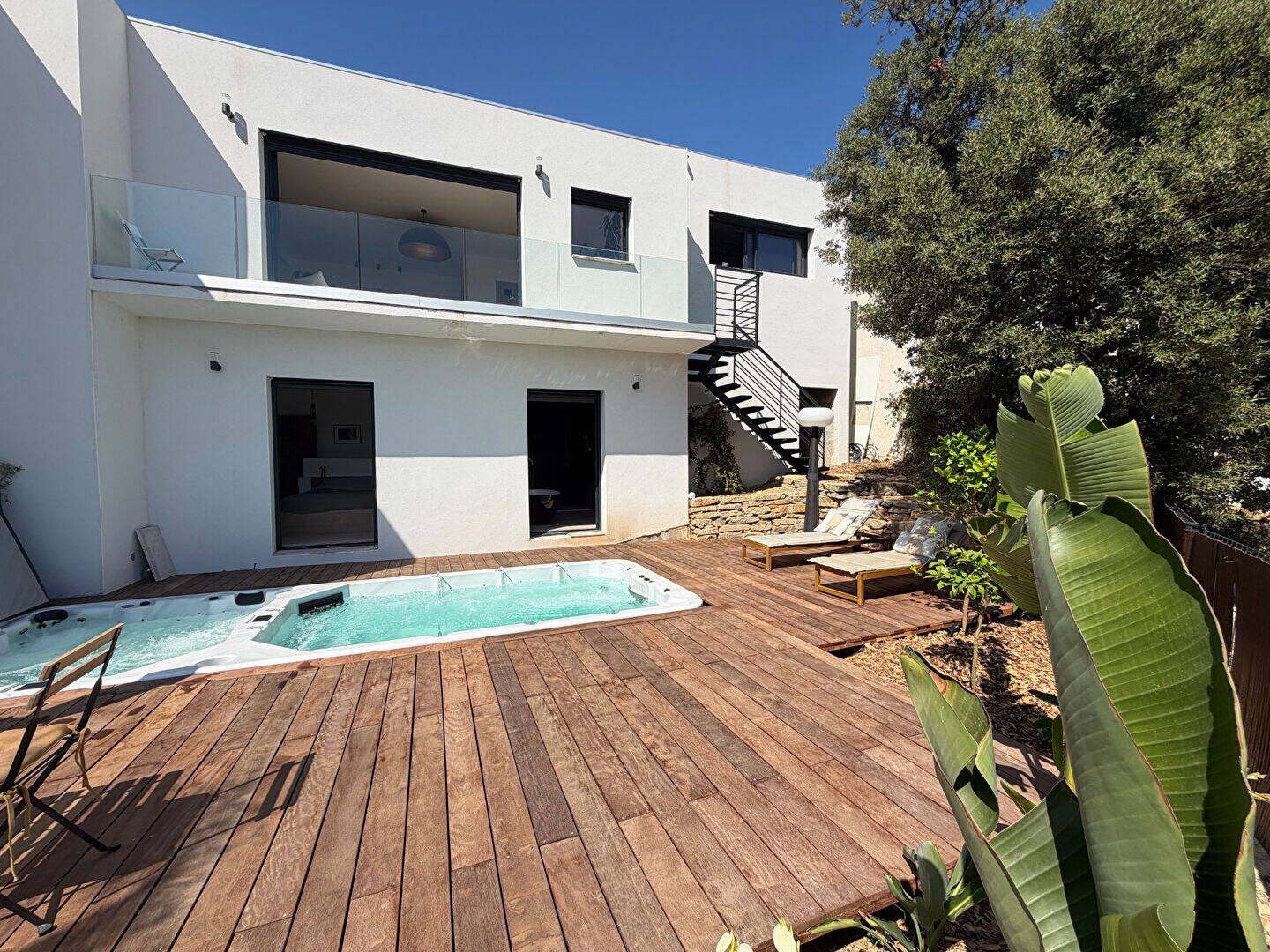 Maison 3 pièces 134 m² · à Ceyreste · 133,9 m² · 3 800 €