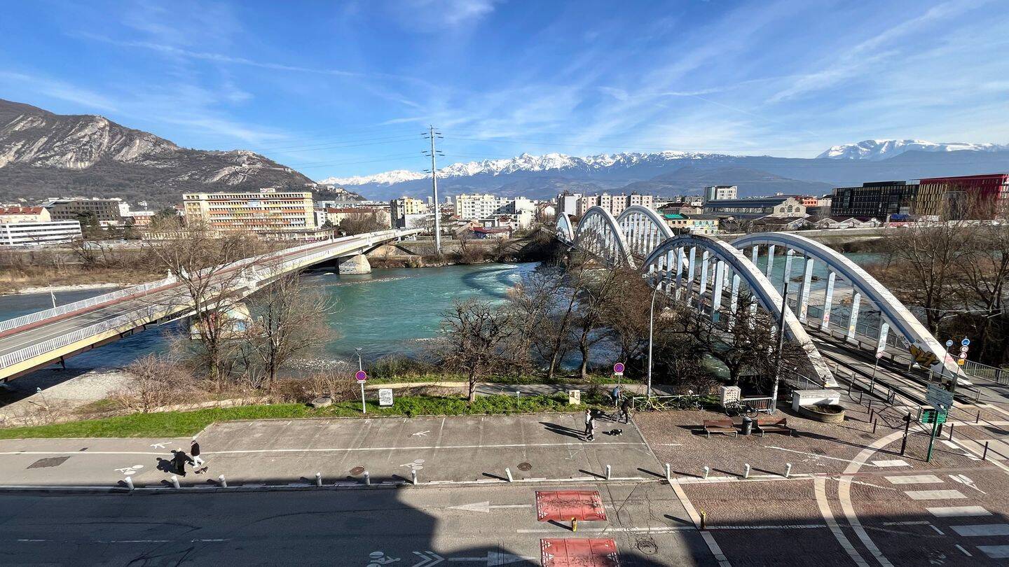 Appartement 2 pièces 47 m² · à Fontaine · 47 m² · 850 €/mois