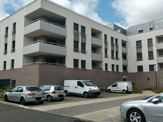 Parking à vendre 3 000 € 12 m² Moissy-Cramayel 77550