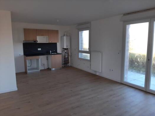 Duplex à louer 985 € 4 pièces 3 chambres 78 m² RDC/3 Est Lens 62300