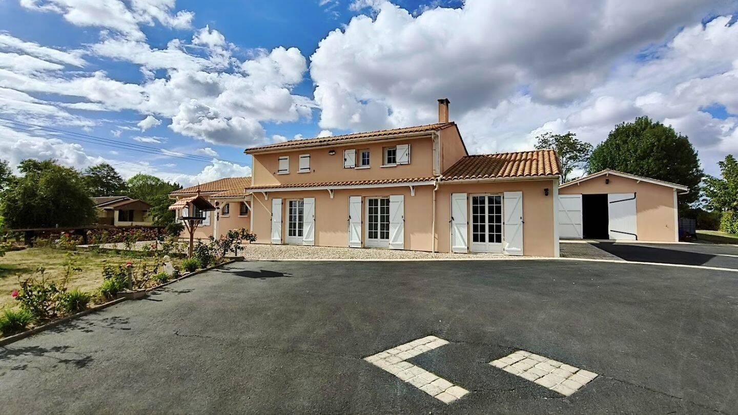 Maison 6 pièces 139 m² · à Val-de-Livenne · 139,3 m² · 345 000 €