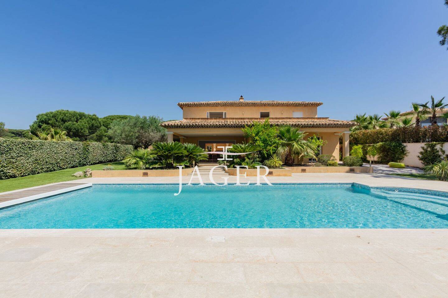 Maison 9 pièces 437 m² · à Sainte-Maxime · 437 m² · 2 700 000 €