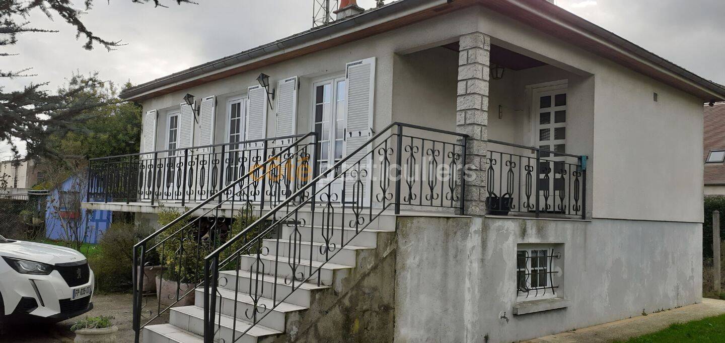 Maison 6 pièces 112 m² · à Château-Renard · 112 m² · 146 990 €