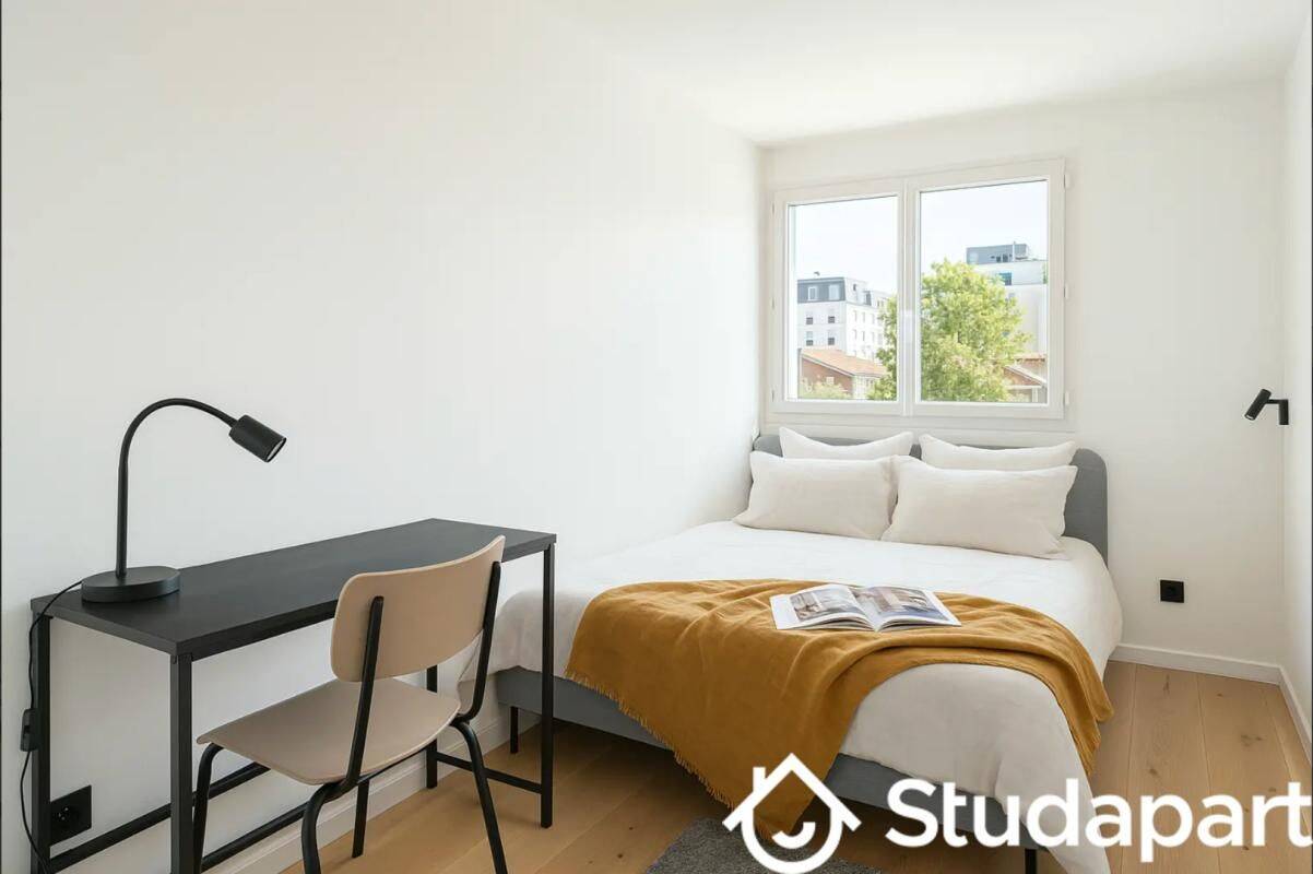 1 pièce 10 m² · à Clichy · 10 m² · 900 €