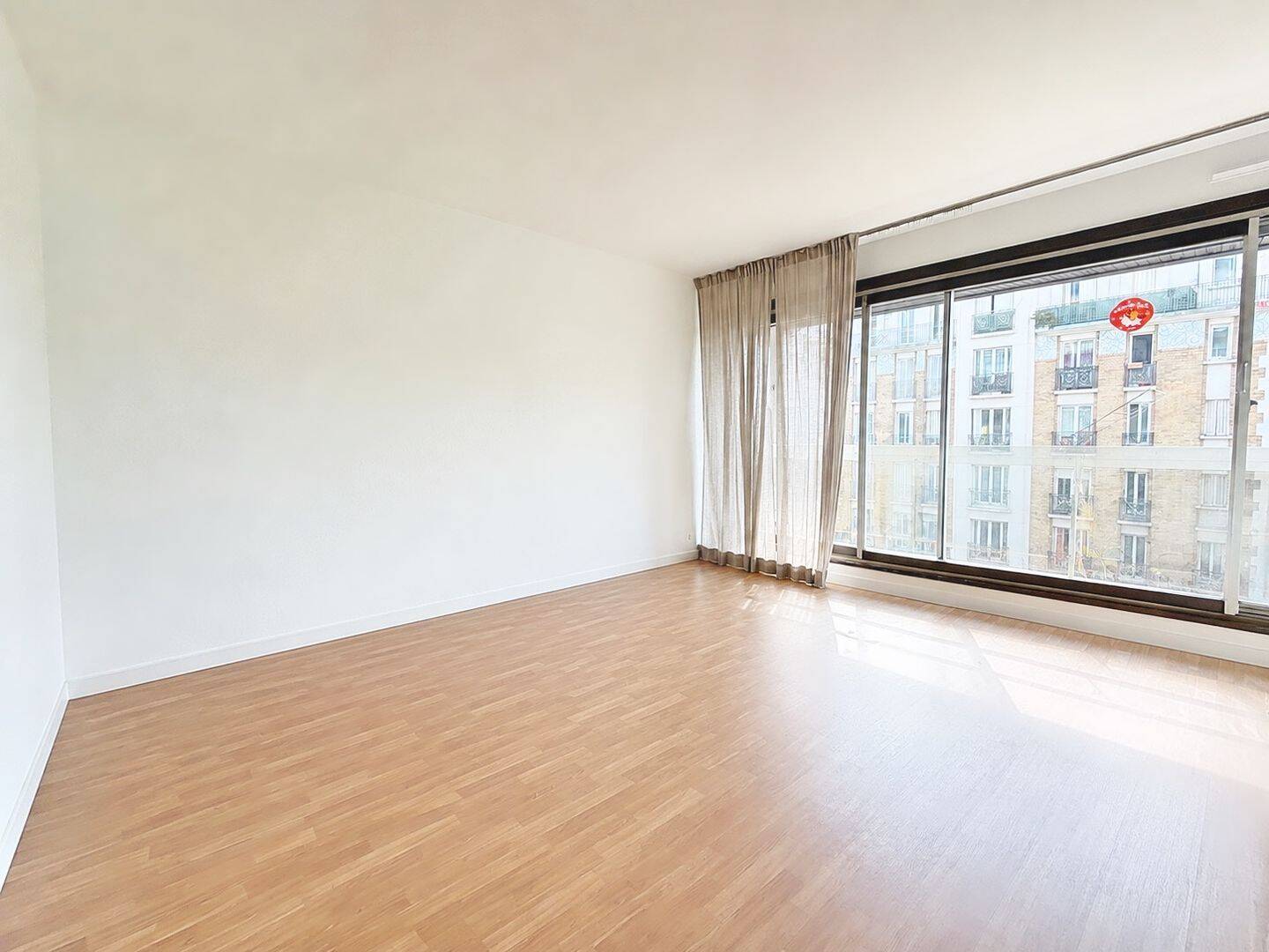 Appartement 1 pièce 27 m² · à Paris 15ème Arrondissement · 27 m² · 300 000 €