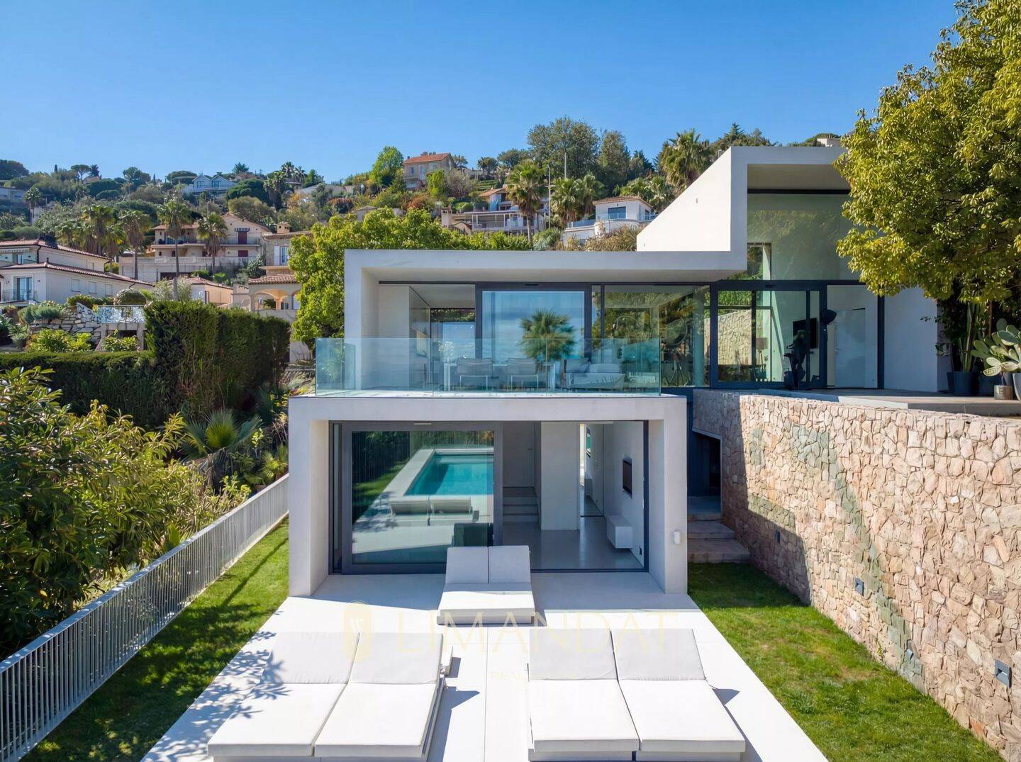 Maison 6 pièces 220 m² · à Cannes · 220 m² · 12 100 €