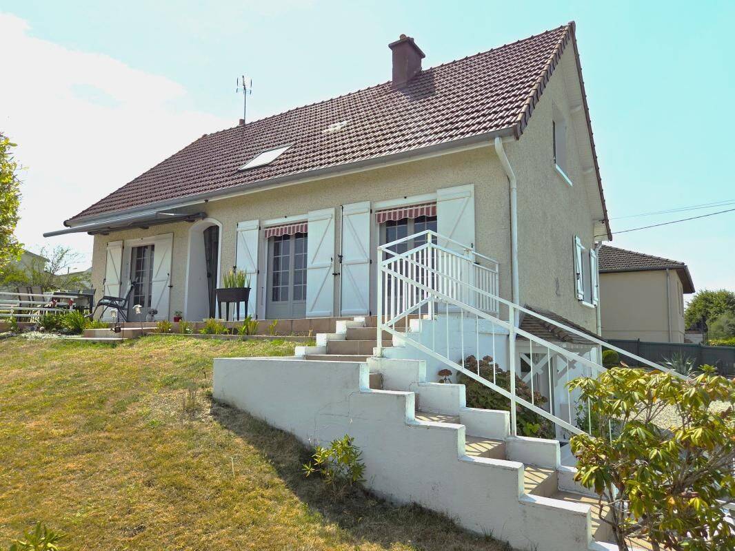 Maison 5 pièces 141 m² · à Gueugnon · 141 m² · 198 000 €