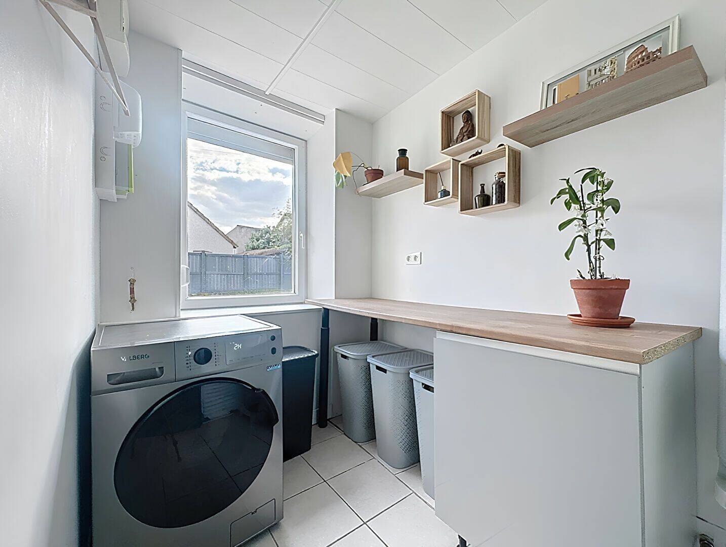 Maison rénovée avec dépendances. — 7