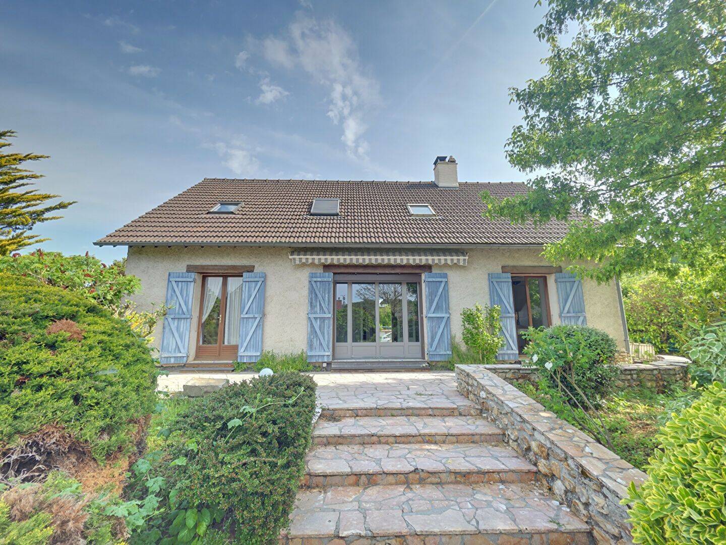 Maison 6 pièces 128 m² · à Maintenon · 128 m² · 1 460 €