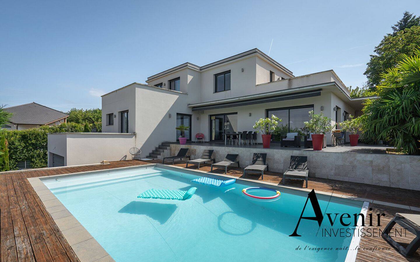 Maison 5 pièces 250 m² · à Limonest · 250 m² · 3 900 €/mois