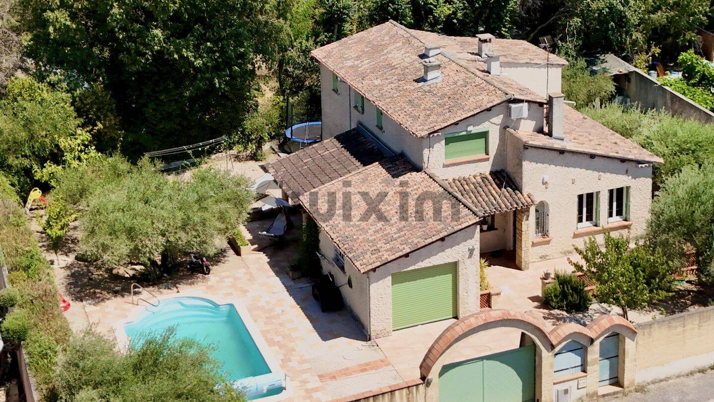 Maison 6 pièces 145 m² · à Remoulins · 145 m² · 380 000 €