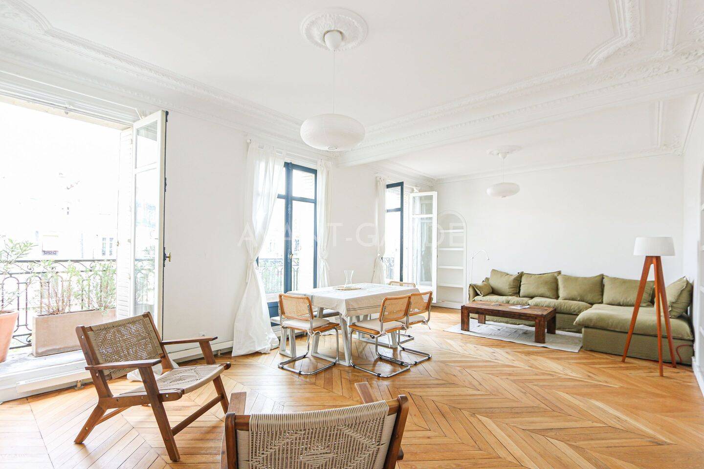 Appartement 4 pièces 107 m² · à Paris 17ème Arrondissement · 107,3 m² · 4 350 €/mois