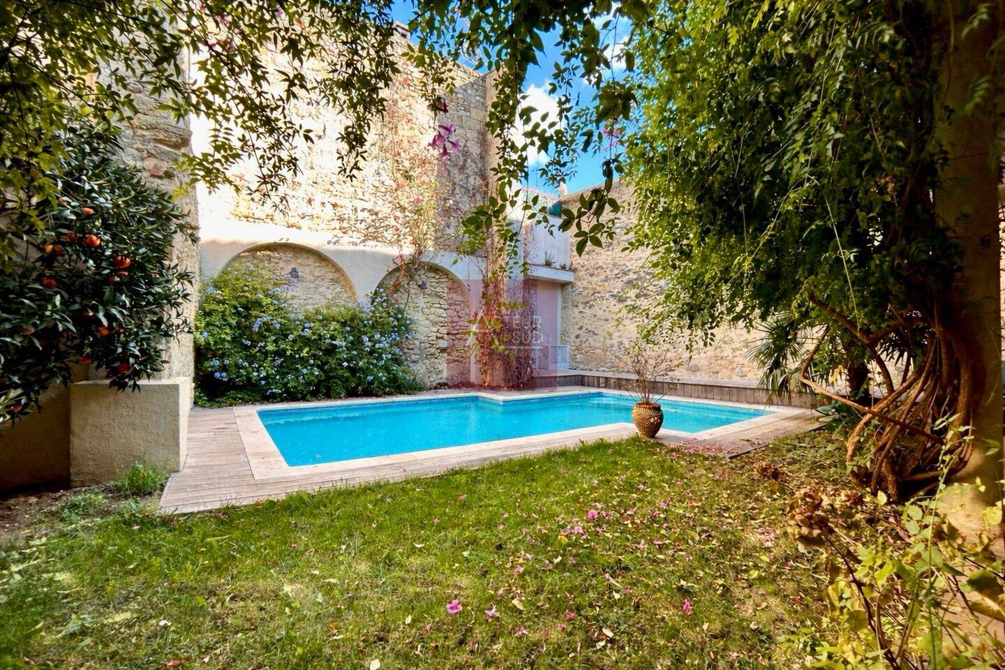 Maison 5 pièces 235 m² · à Fabrègues · 235 m² · 699 000 €