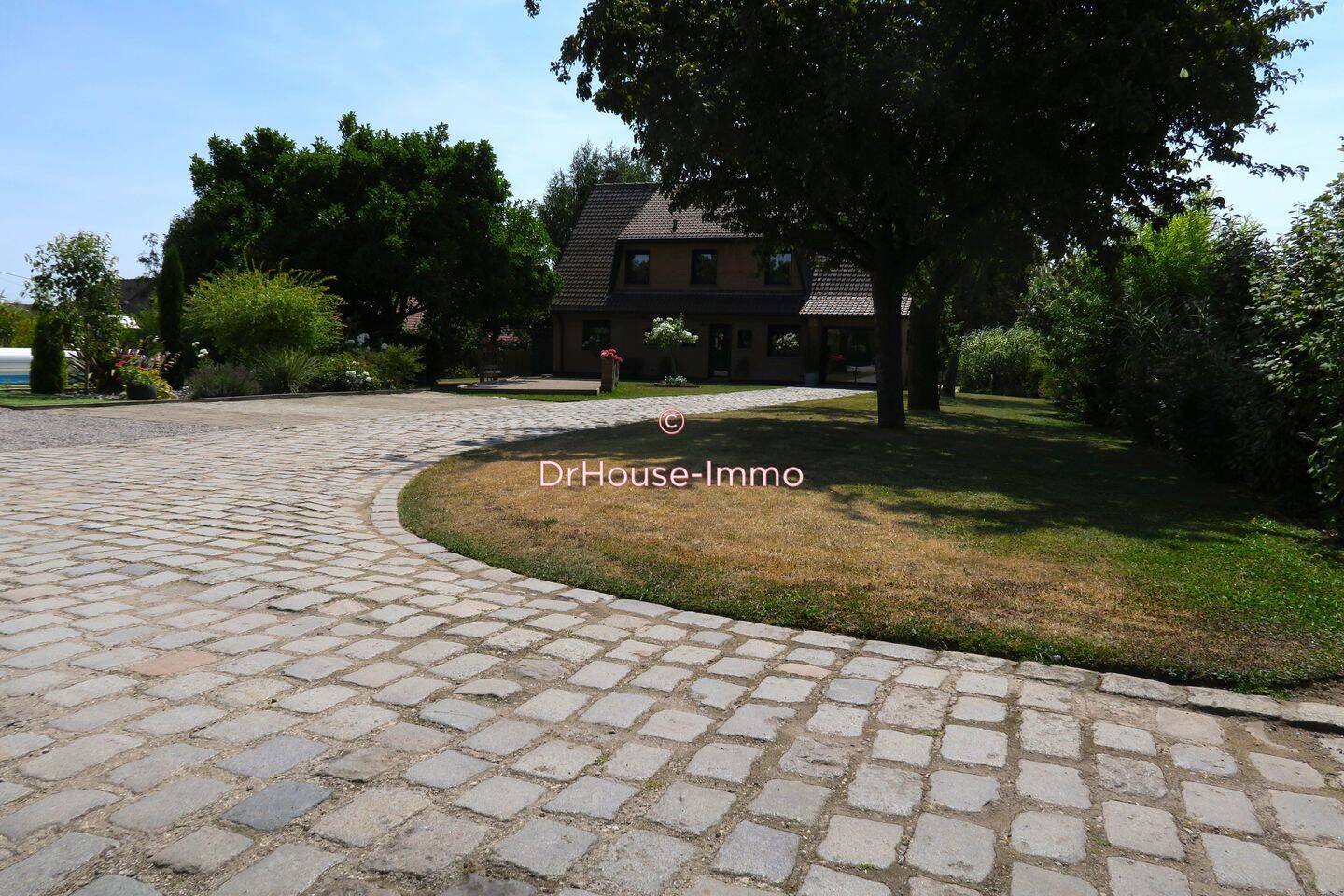 Maison 7 pièces 200 m² · à Bailleul · 200 m² · 621 000 €