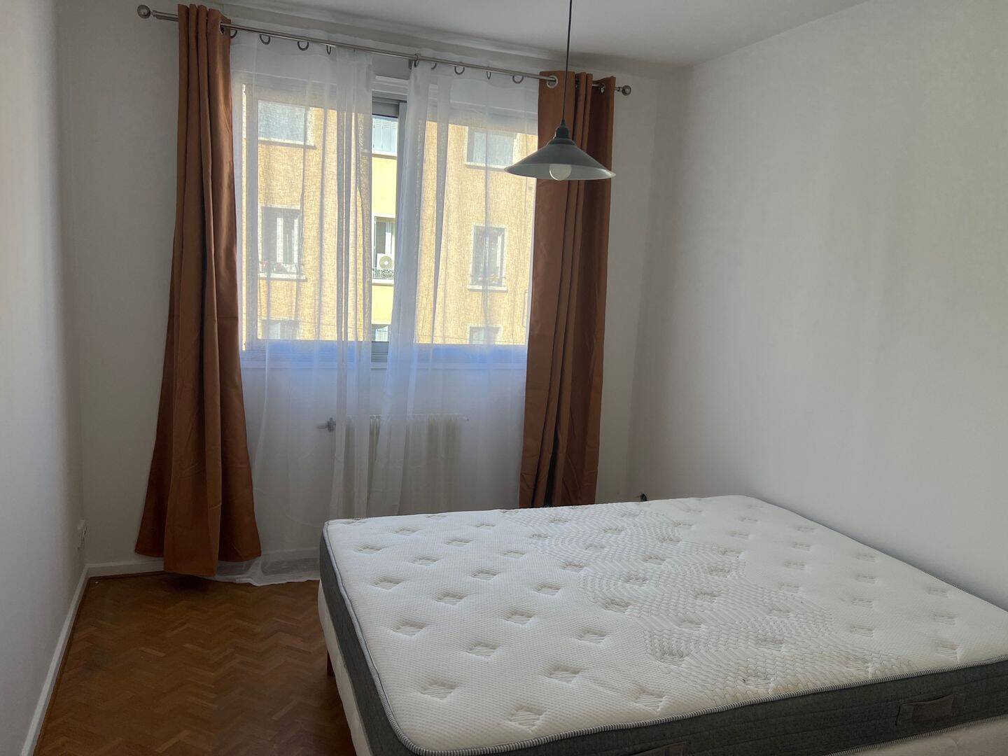 Appartement 2 pièces 52 m² · à Vénissieux · 52 m² · 950 €/mois
