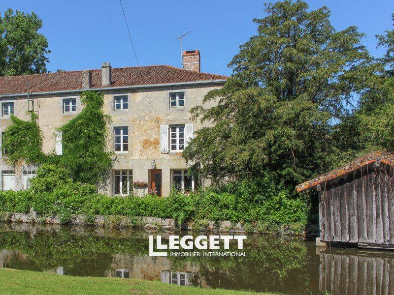 Maison 6 pièces 156 m² · à Moncoutant-sur-Sèvre · 156 m² · 177 000 €
