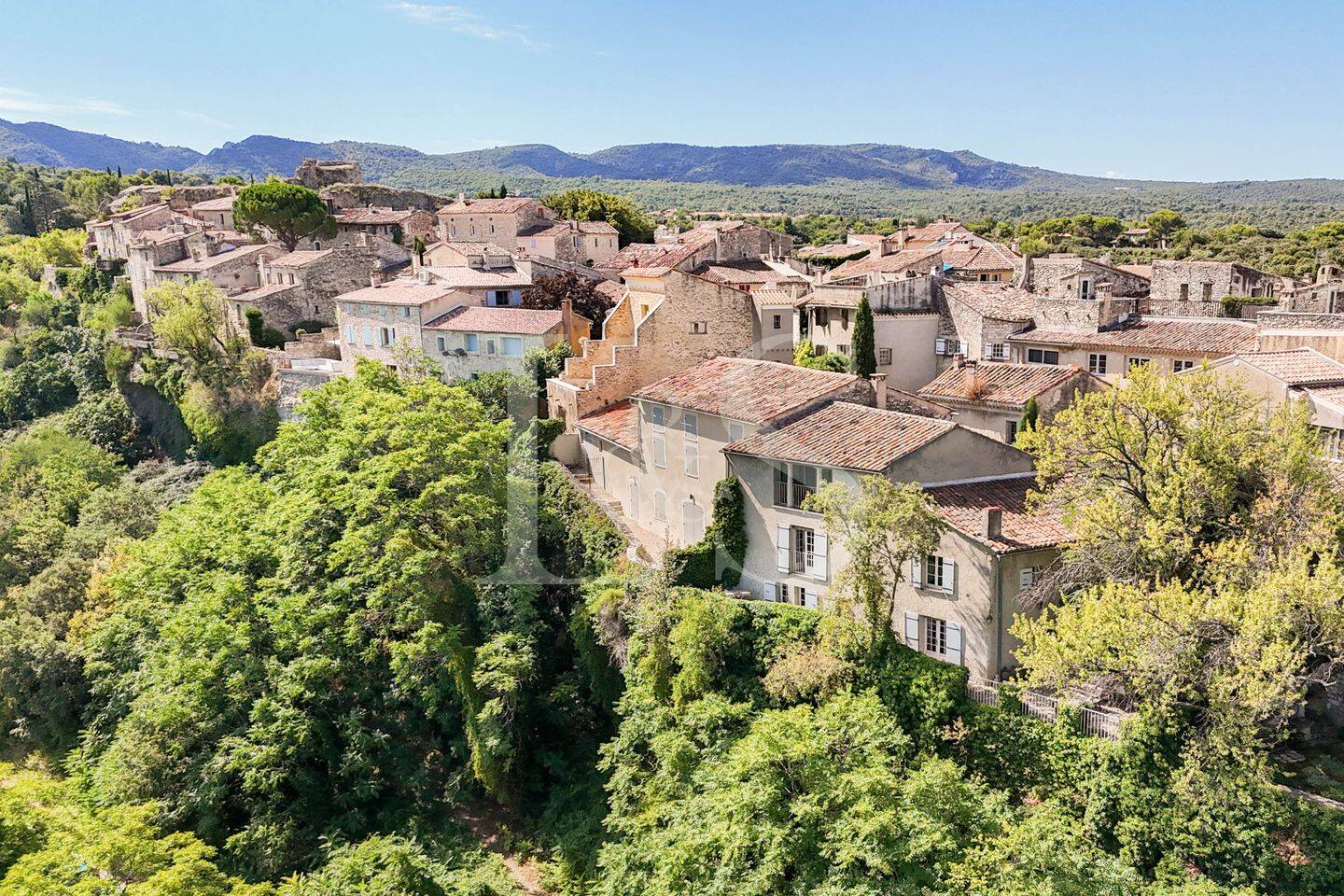 Maison 8 pièces 284 m² · à Venasque · 284 m² · 649 000 €