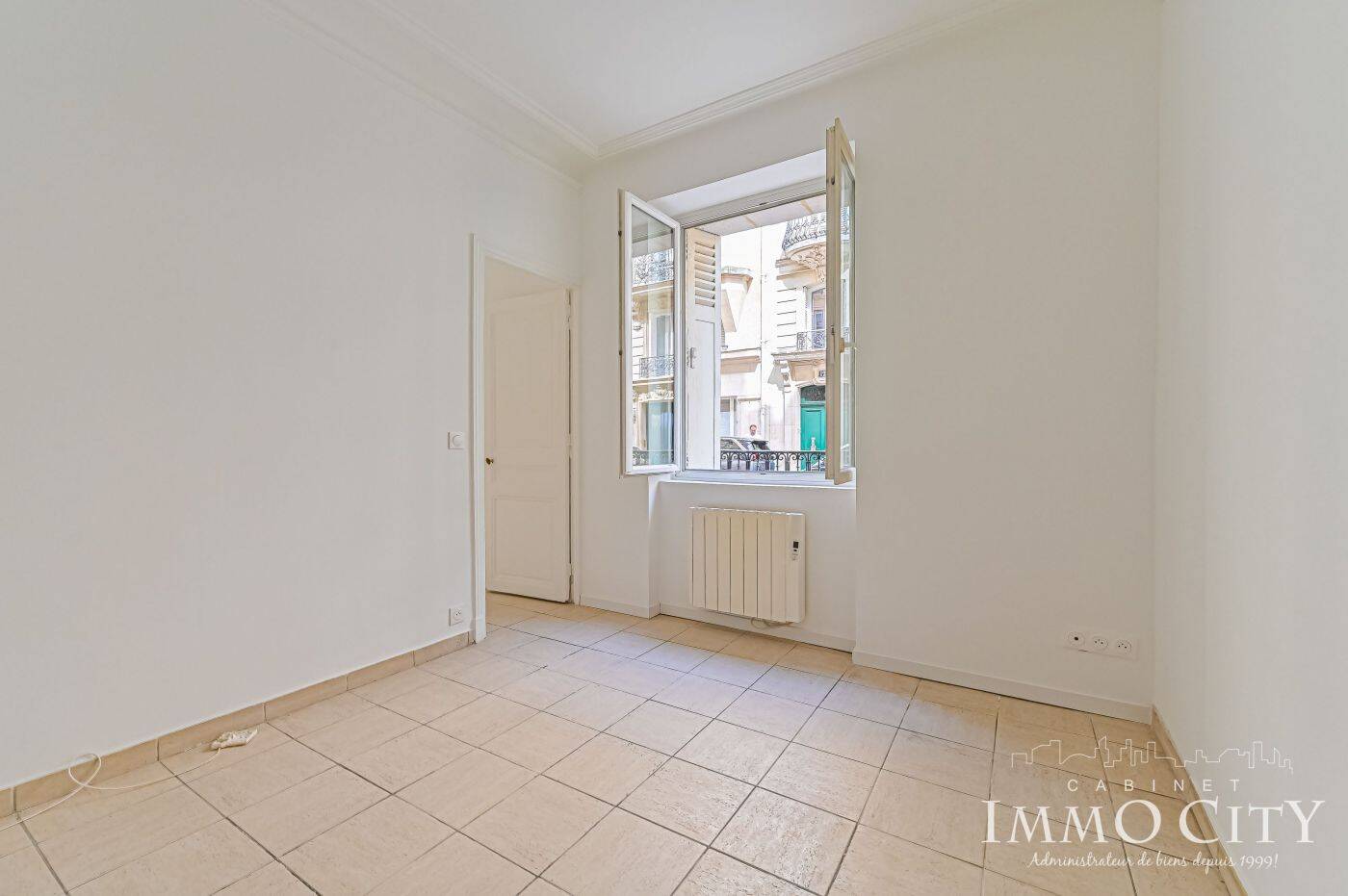 Appartement 3 pièces 43 m² · à Paris 8ème Arrondissement · 43 m² · 1 134 €