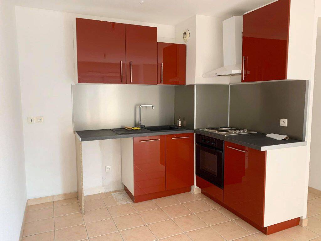 Appartement 2 pièces 54 m² · à L'Isle-sur-la-Sorgue · 53,6 m² · 705 €