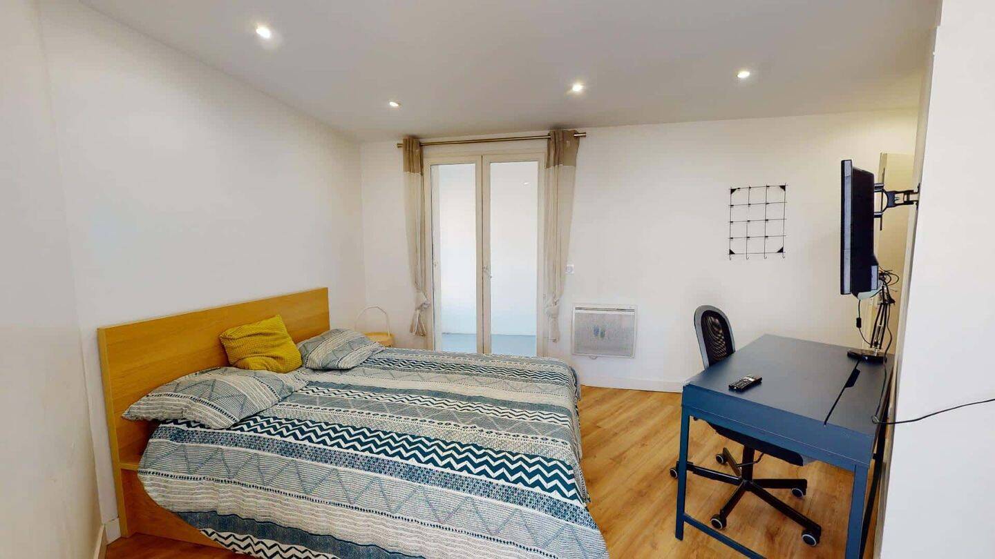 Appartement 1 pièce 15 m² · à Toulon · 15 m² · 385 €