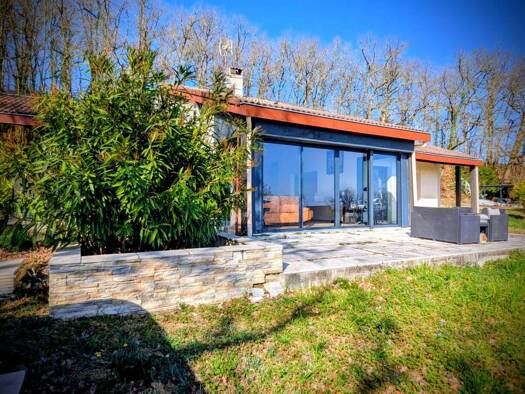 Maison de plain-pied à vendre 414 000 € 5 pièces 3 chambres 142 m² 17 200 m² de terrain Clermont-Dessous 47130