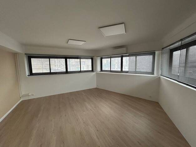 Espace bureau à vendre 1 040 € 173 m² de bureaux divisible de 173 m² à 173 m² Haut Vernet-Moyen Vernet Perpignan 66000